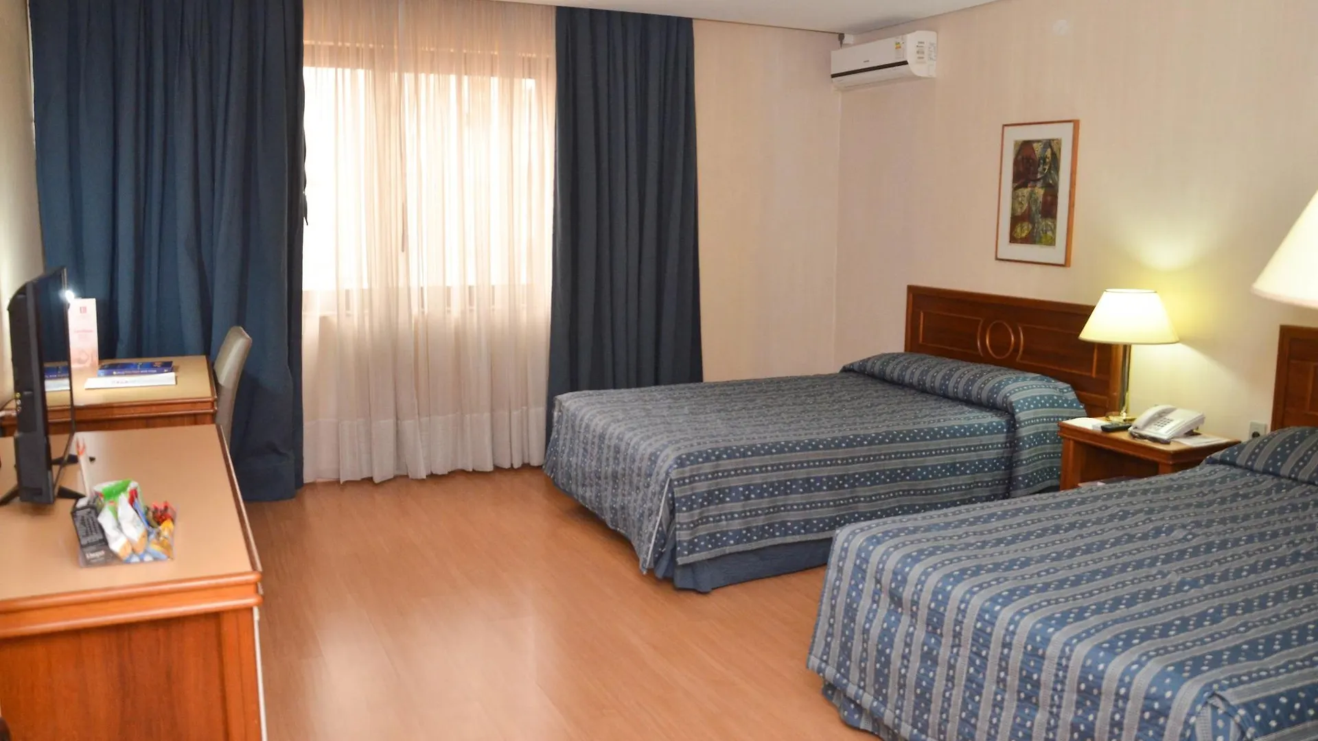 Embaixador Hotel & Centro De Eventos By Fast10 Porto Alegre 3*,